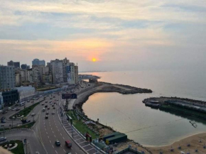 شقة على البحر
